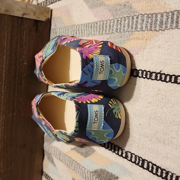 Toms NWOB - Picture 4 of 5